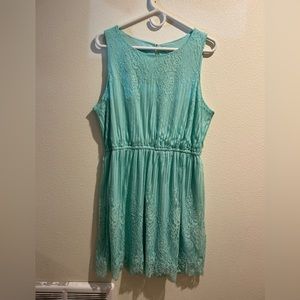 XL Xhilaration mint green lace dress, stretchy